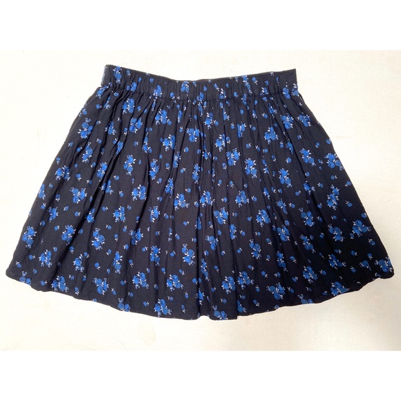 Black Floral Print Mini Skirt American Eagle - Picture 3 of 5